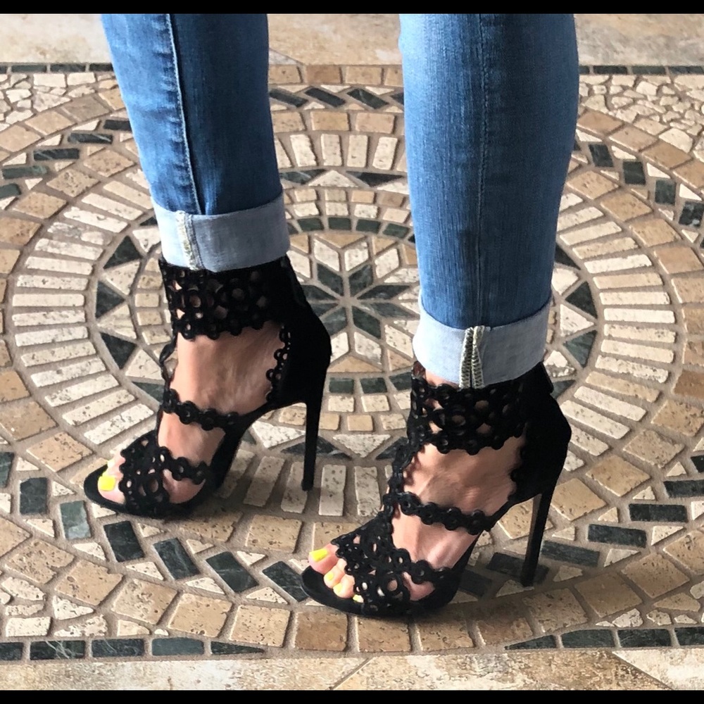 Alaia Chamois Cutout Black Sandals Size 6